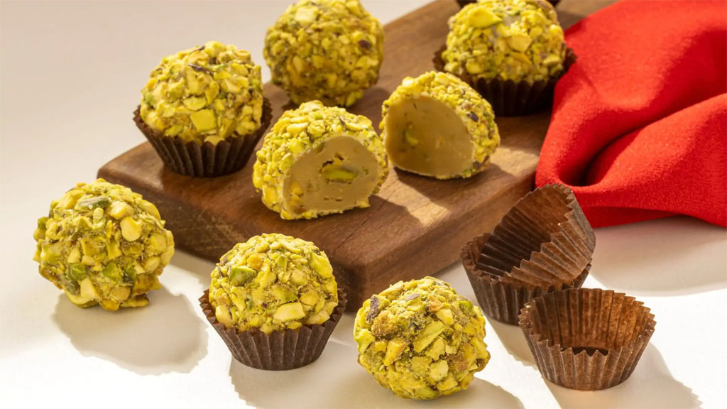 Brigadeiros de pistcahe